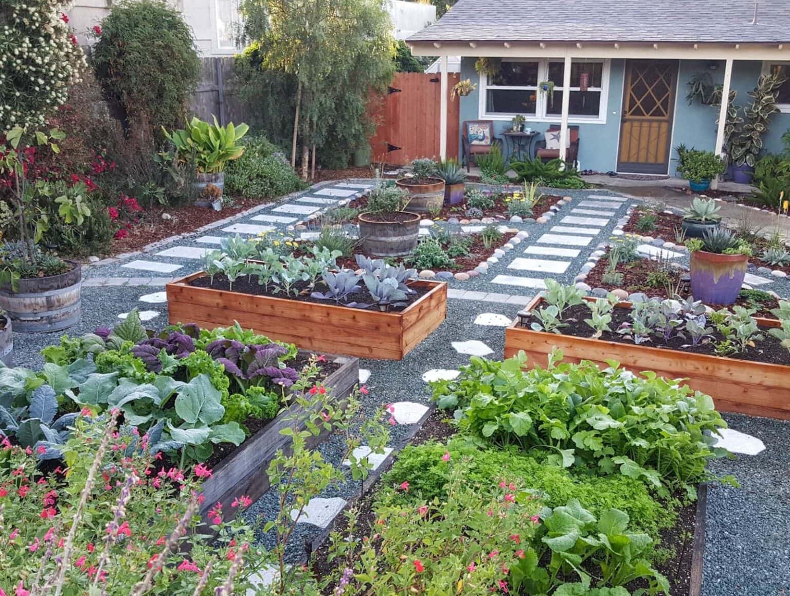 How to Fill Raised Garden Beds with Organic Soil ~ Homestead and Chill