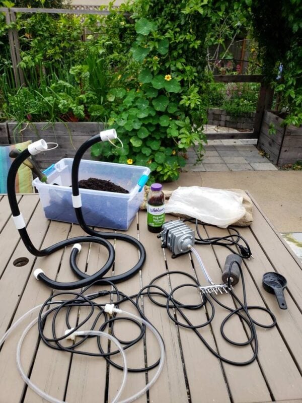 How to Make Compost Tea to Fertilize Your Garden (Aerated) Homestead