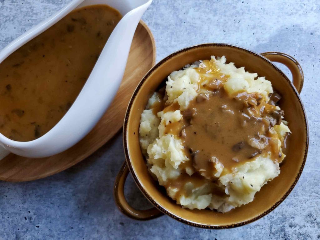 Easy Vegetarian or Vegan Mushroom Gravy Recipe Homestead and Chill