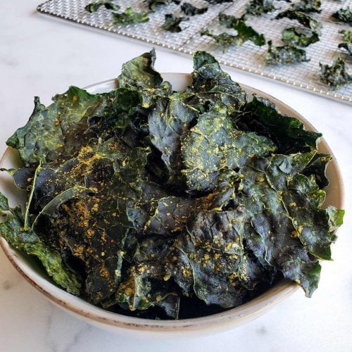 Homemade Seasoned Crispy Kale Chips Recipe (Food Dehydrator or Oven