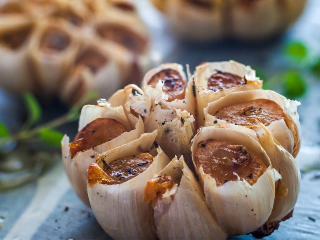 The Difference Between Hardneck and Softneck Garlic + Top 12 Varieties ...