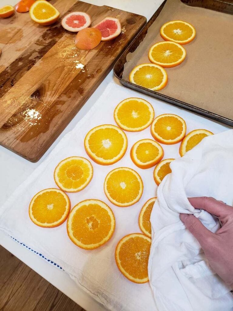 How to Dry Orange Slices for Holiday Decorations (Oven or Dehydrator ...