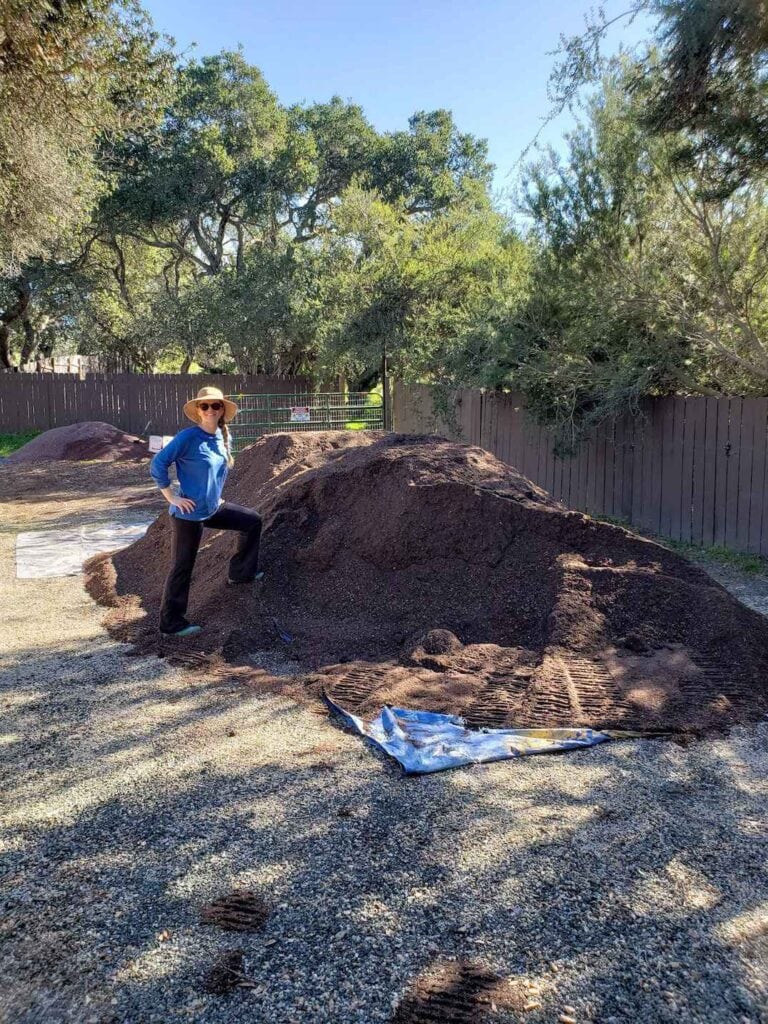 How to Fill Raised Garden Beds with Organic Soil ~ Homestead and Chill