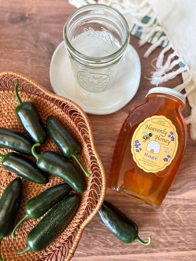 Easy Hot Pepper Honey Recipe (Fermented Jalapeño Honey) Homestead and